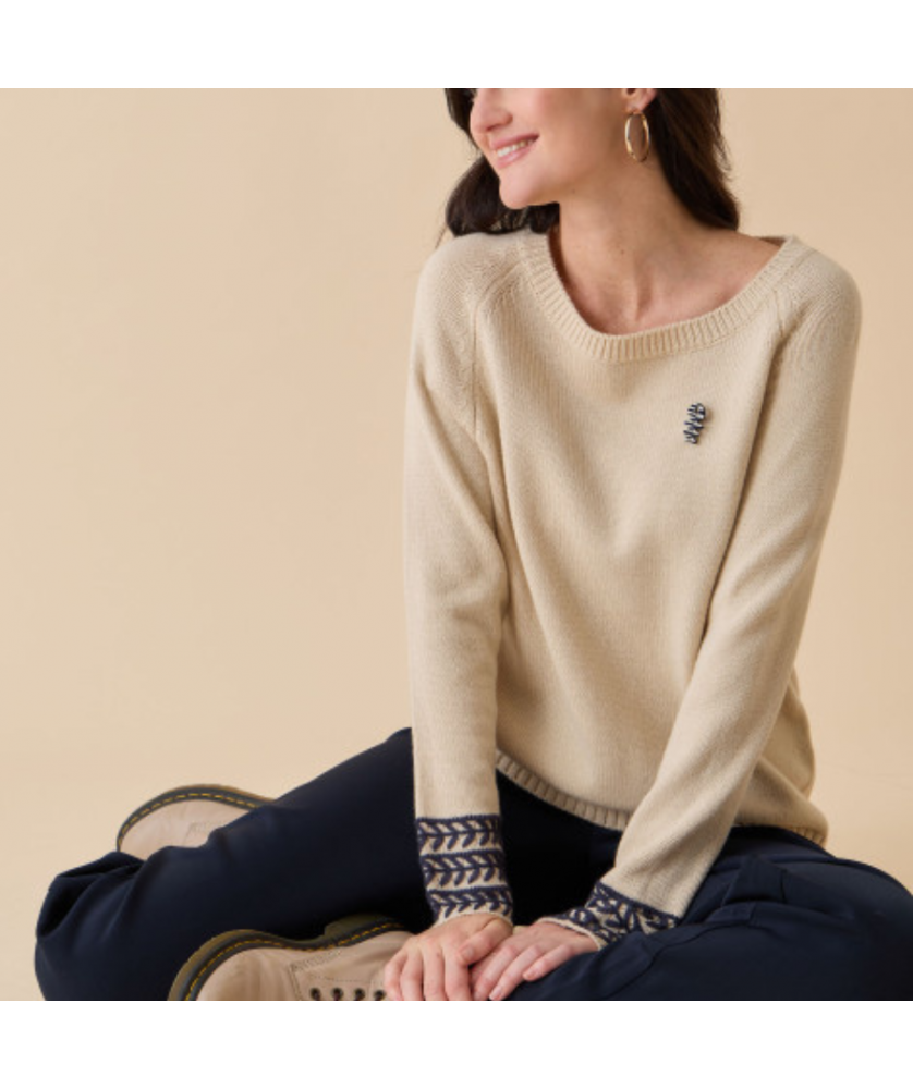 Pull détails broderie